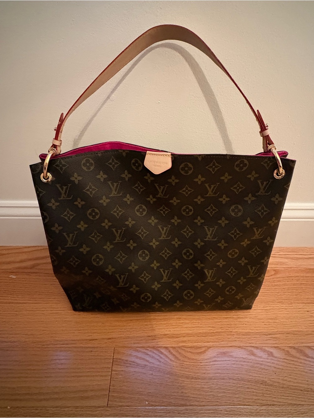 Louis Vuitton Monogram Shoulder Bag with Pink Interior Trim - Picture 4 of 9